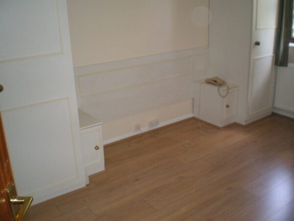 Bronte Close, Gants Hill