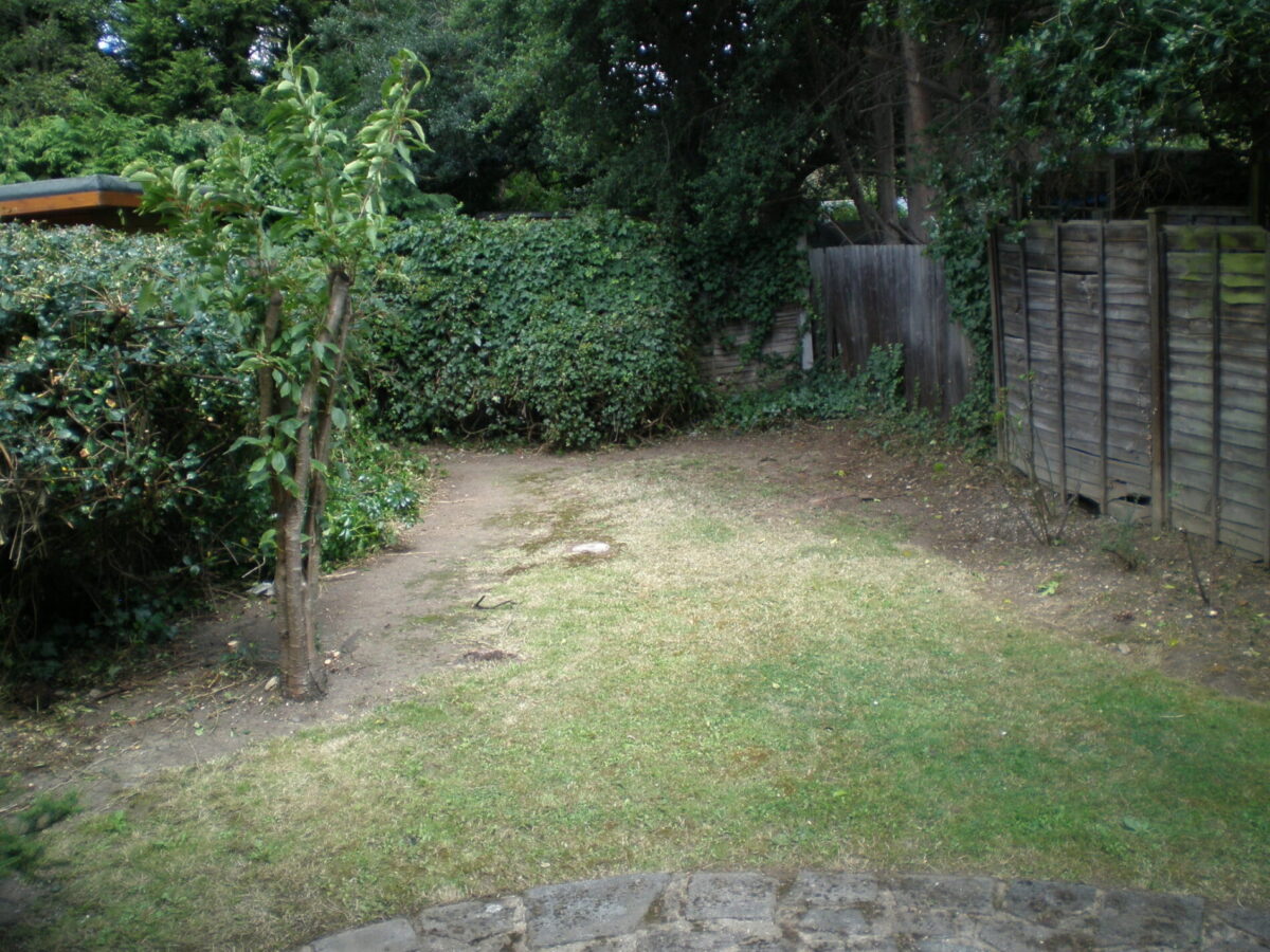 Bronte Close, Gants Hill