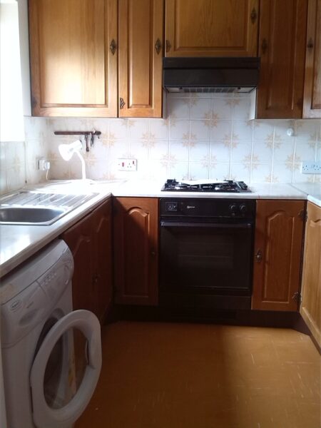 Bronte Close, Gants Hill