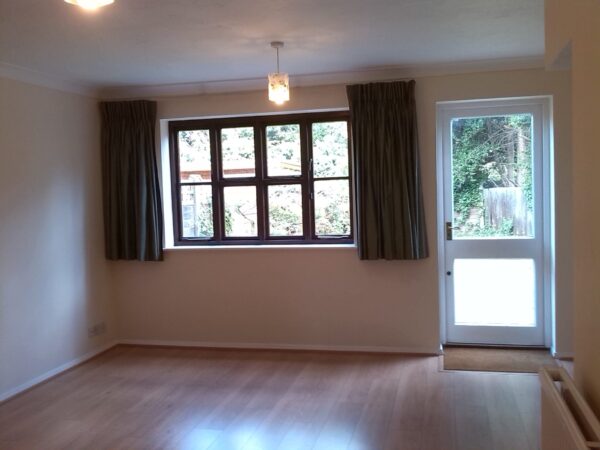 Bronte Close, Gants Hill