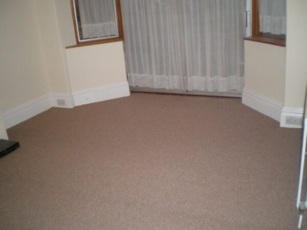 Lord Avenue, Clayhall