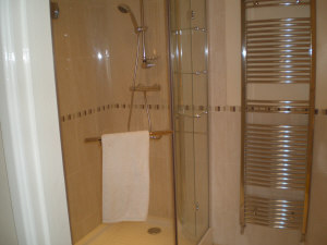 Harrison Court, Queen Mary Avenue